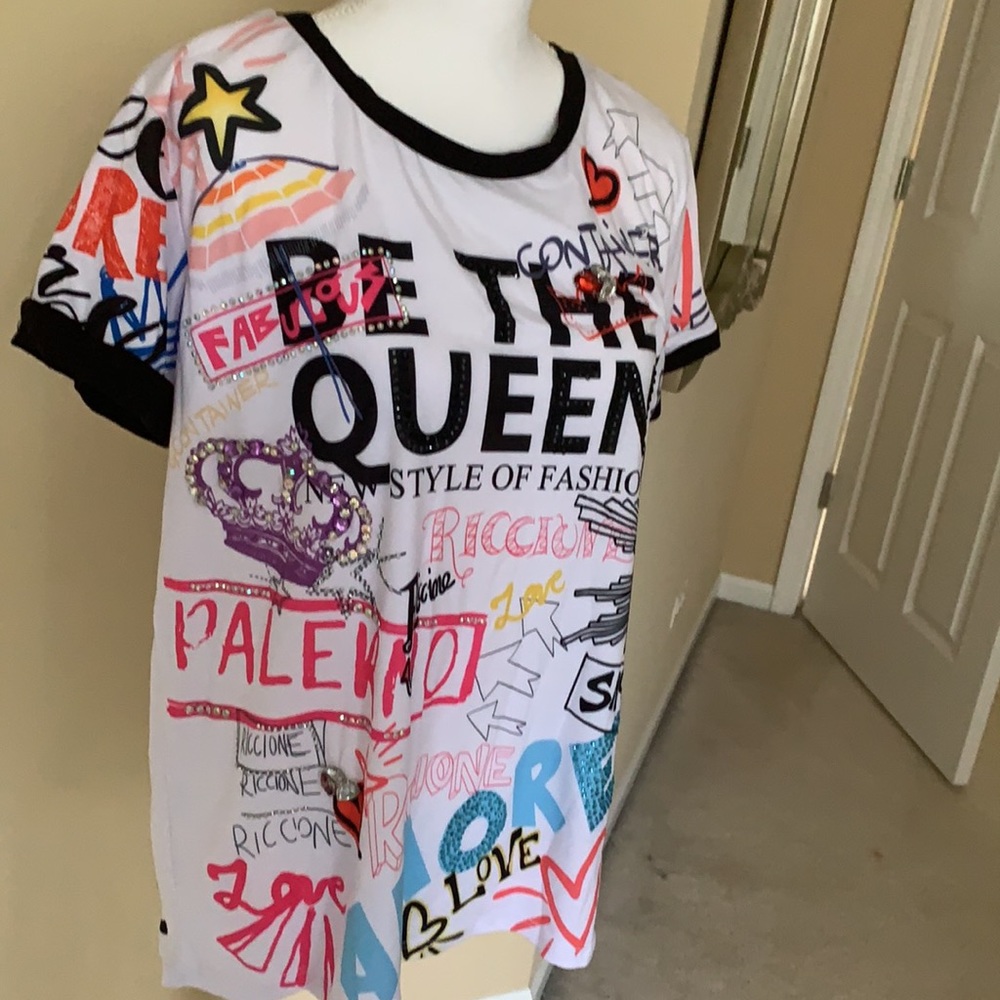 Beautiful bedazzled top - Picture 2 of 11